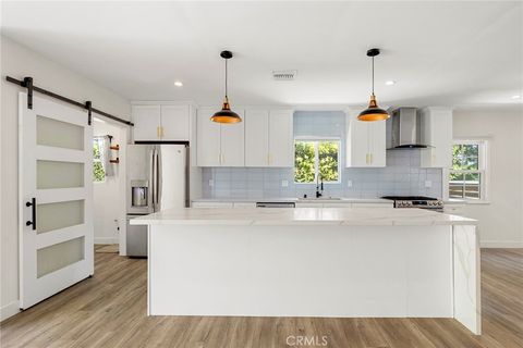 Photo of 5619 Bellingham Ave Ave, Valley Village, CA 91607 (MLS # SR25235259) Photo of 5619 Bellingham Ave Ave, Valley Village, CA 91607 (MLS # SR25235259)