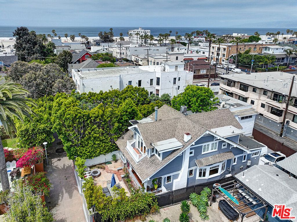 Photo of 111 Dudley Avenue, Venice, CA 90291 (MLS # 25533005)