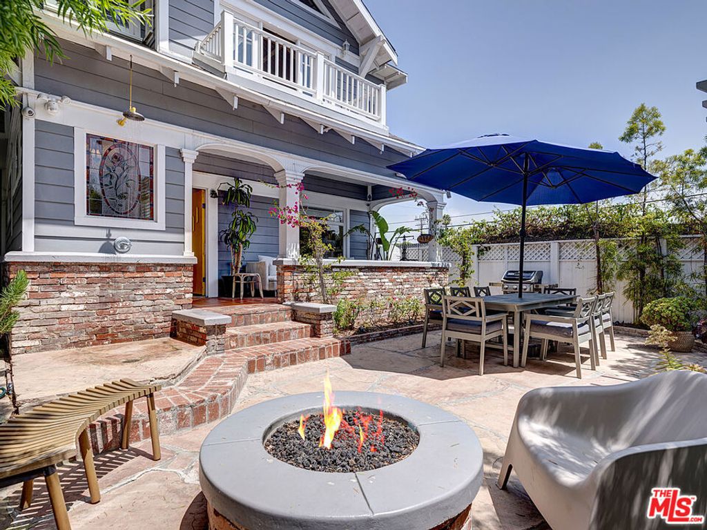 Photo of 111 Dudley Avenue, Venice, CA 90291 (MLS # 25533005)
