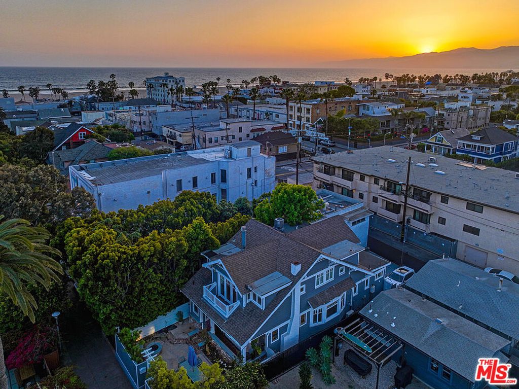 Photo of 111 Dudley Avenue, Venice, CA 90291 (MLS # 25533005)