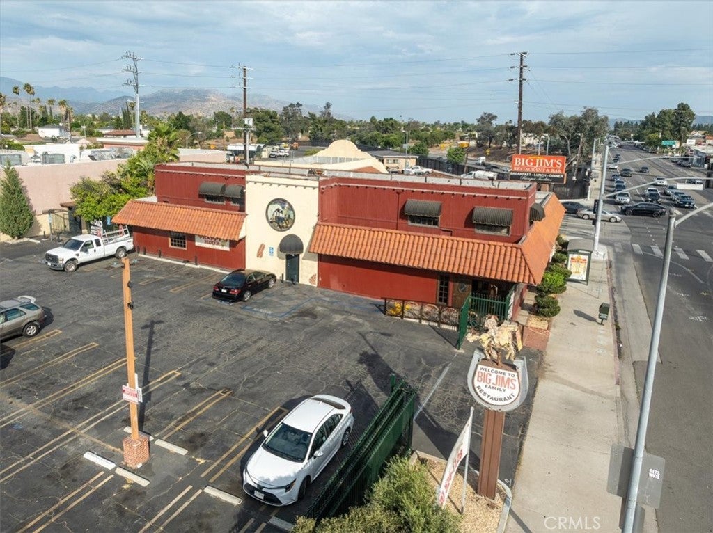 8950 Laurel Canyon