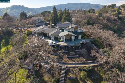 Photo of 3284 Surmont Dr Dr, Lafayette, CA 94549 (MLS # 41131129)