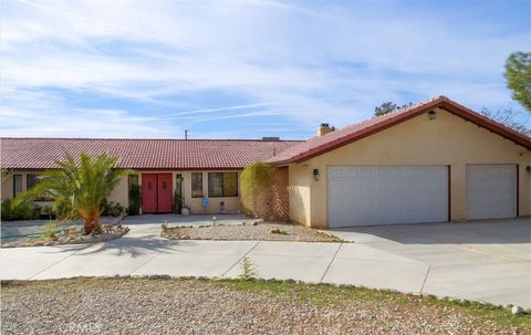 Photo of 20071 Serrano Rd, Apple Valley, CA 92307 (MLS # IG25265992)