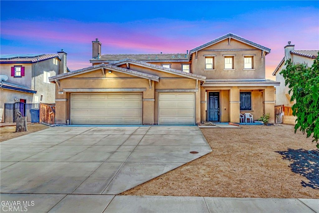 Photo of 2354 Crimson Ave, Rosamond, CA 93560 (MLS # SR25242417)