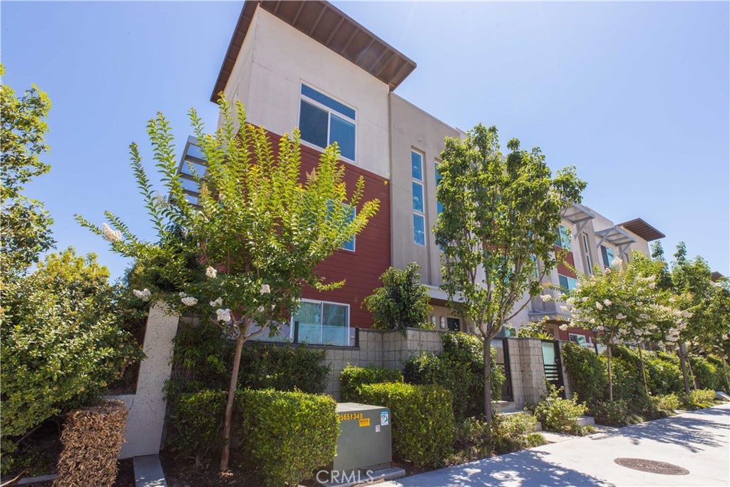 5786 Acacia Lane