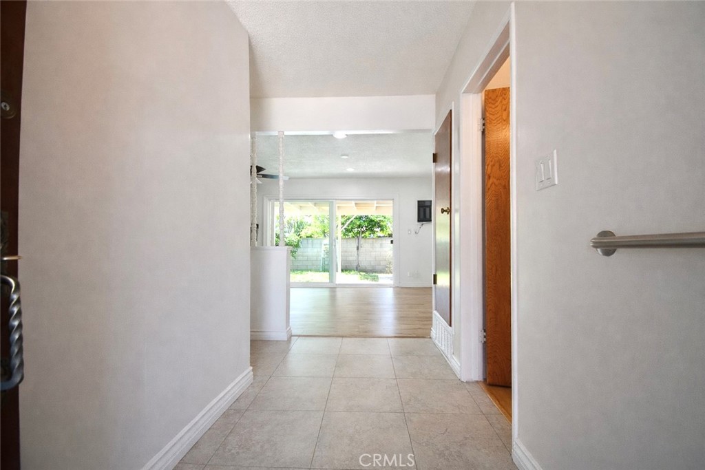 Properties 3 2038 W Victoria