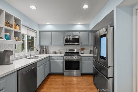 19540 Sherman Way 602 Reseda CA 91335