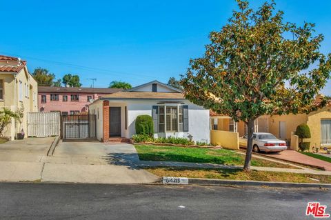 Photo of 4215 W 58th Place, Los Angeles, CA 90043 (MLS # 26658723)