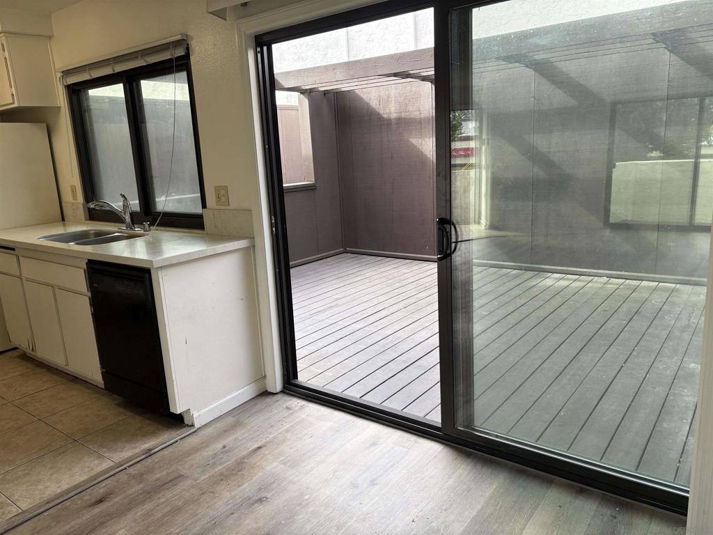 3823 Caminito Litoral 208