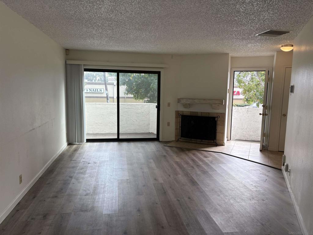 3823 Caminito Litoral 208