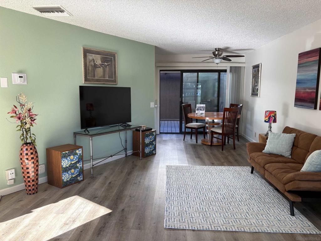 3823 Caminito Litoral 208