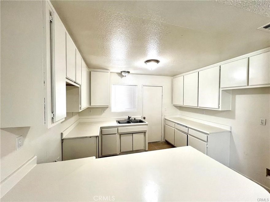 Cozy 3-bedroom 2-bathroom apartment for rent in the City of Hesperia. Close to all the shopping centers, and restaurants, and minutes from the 15 freeway! The rooms are good sizes and has a spacious living room. This apartment is ready for move-in!