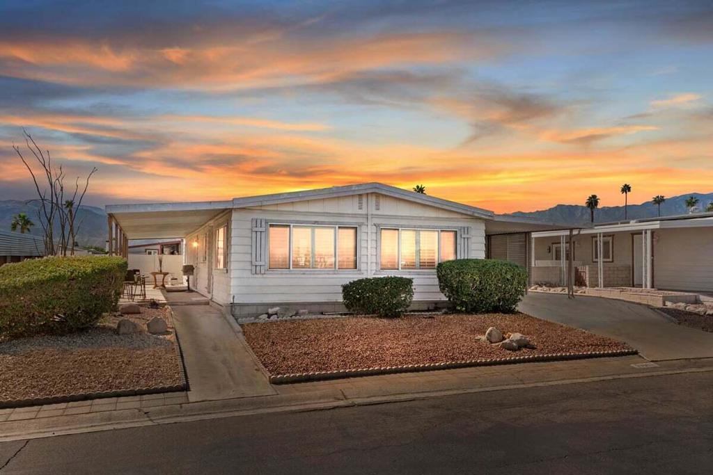 39567 Palm Greens Parkway