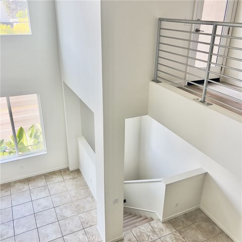 85 Waldorf Irvine CA 92612
