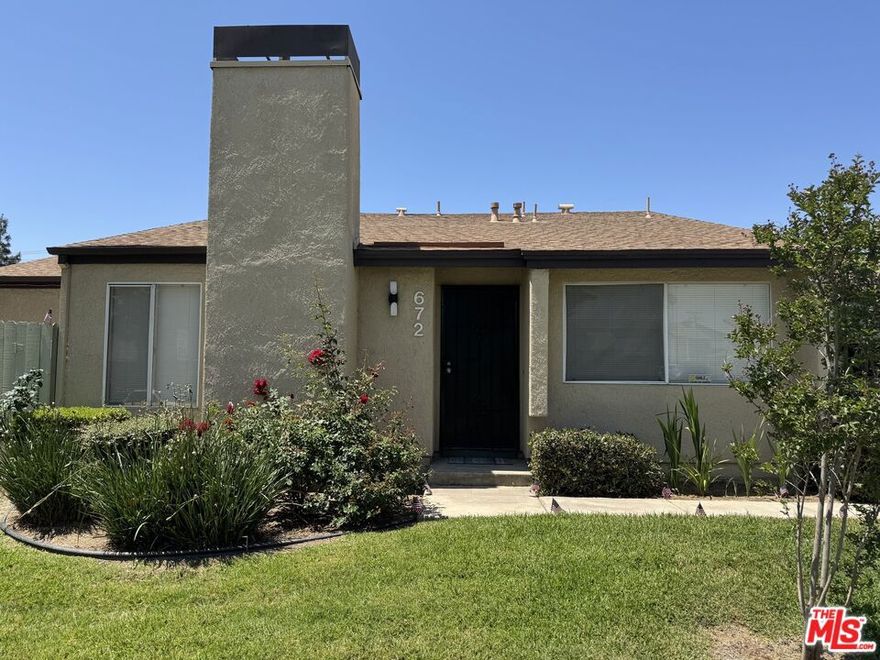 Move in condition 1 Bedroom 1bath Condominium in the heart of Lake Elsinore close to Shopping and transportation and the 15 Freeway. Great for a couple or single person.