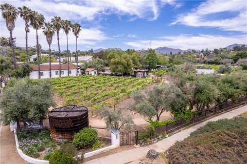 17430 Plaza Otonal San Diego CA 92128