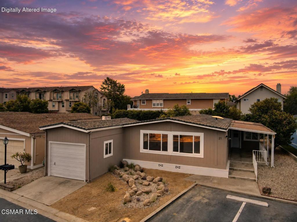 21 Poinsettia Gardens Drive 21