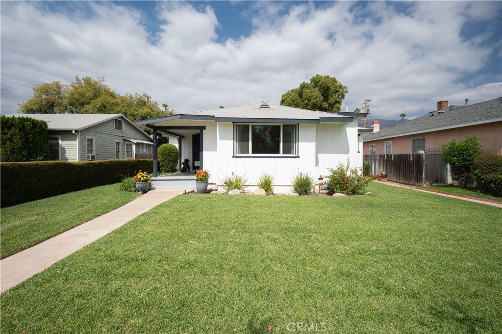 3149 E Green