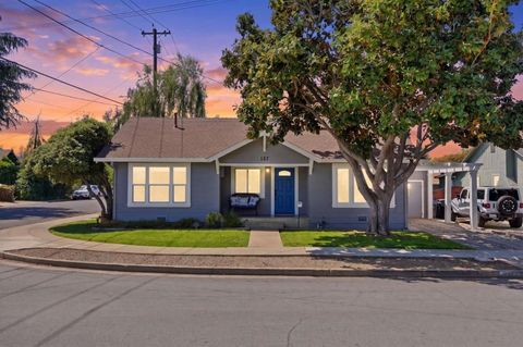 Photo of 207 E Rincon Avenue, Campbell, CA 95008 (MLS # ML82043409)