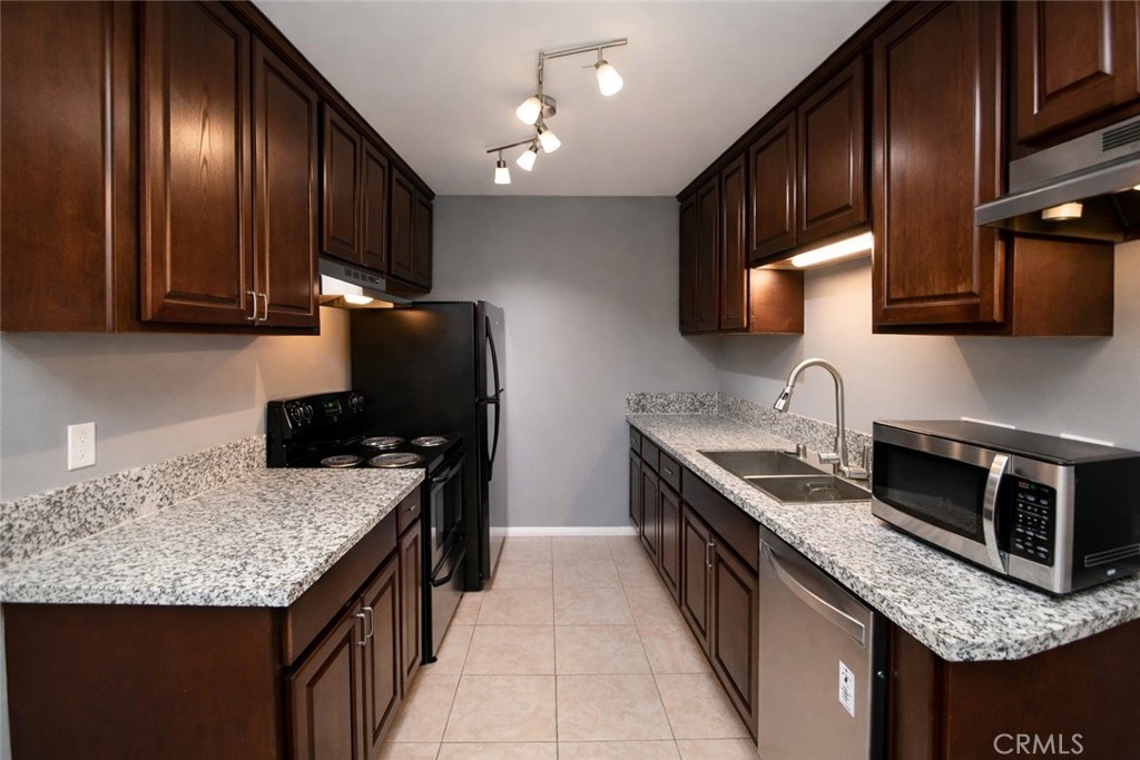 340 MIRALESTE Drive 275