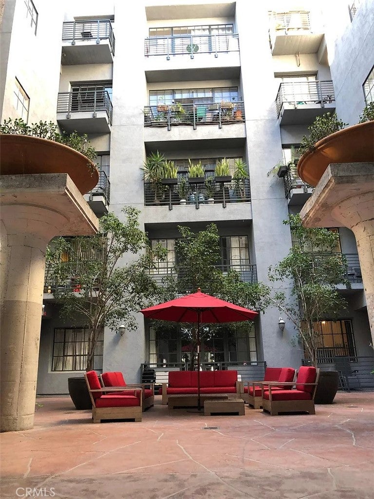 420 S San Pedro St