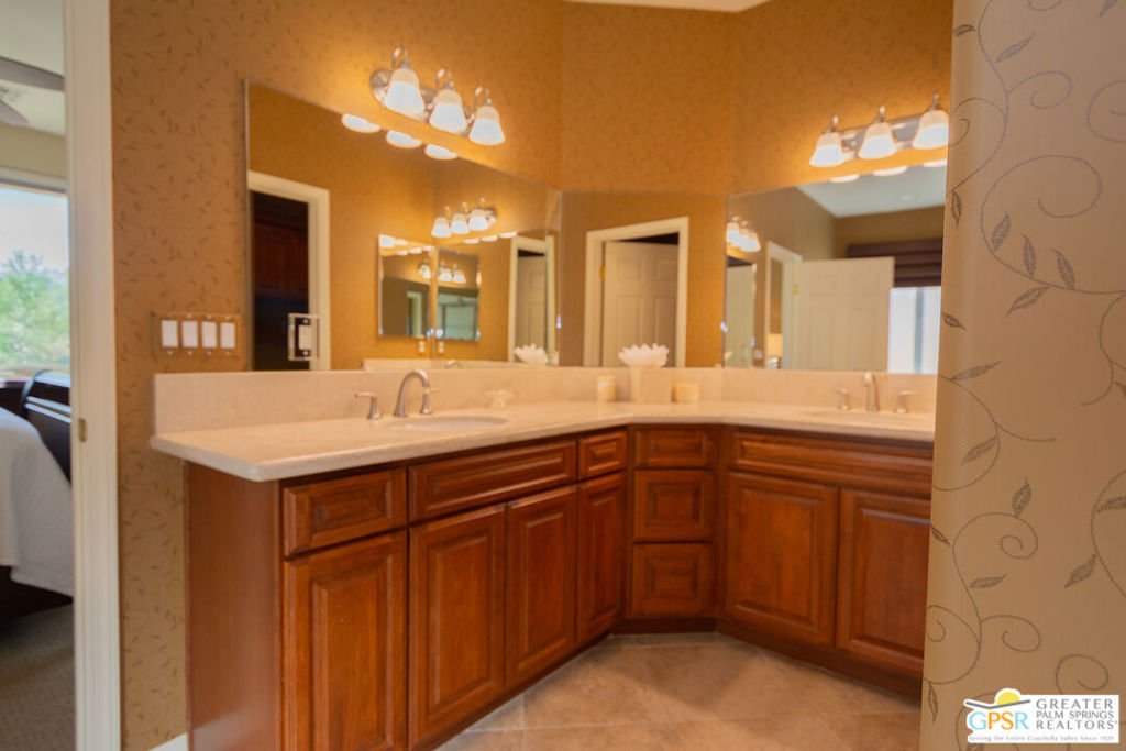 Paradise Springs - Residential