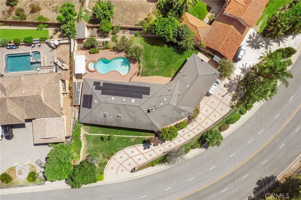 2929 Crest Drive