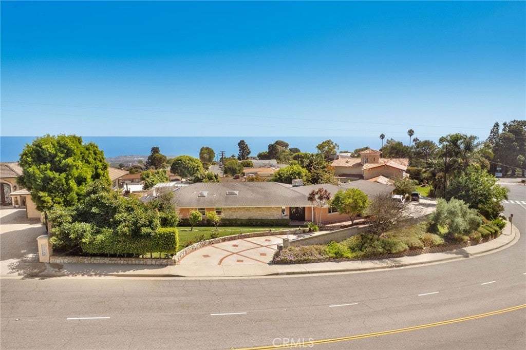 2929 Crest Drive
