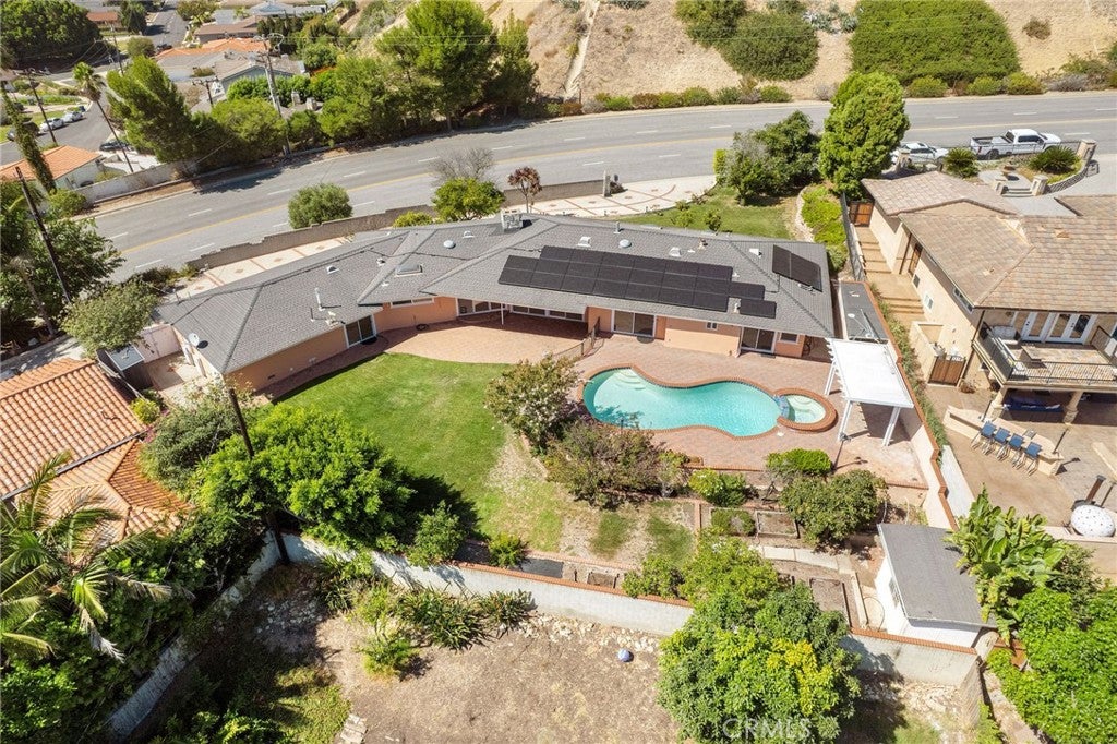 2929 Crest Drive