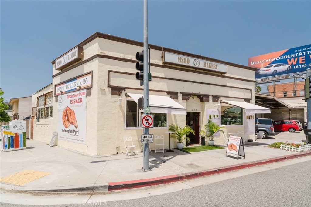 627 S Glendale Avenue