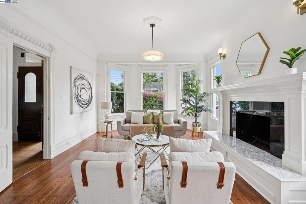 CENTRAL ALAMEDA - Residential Income