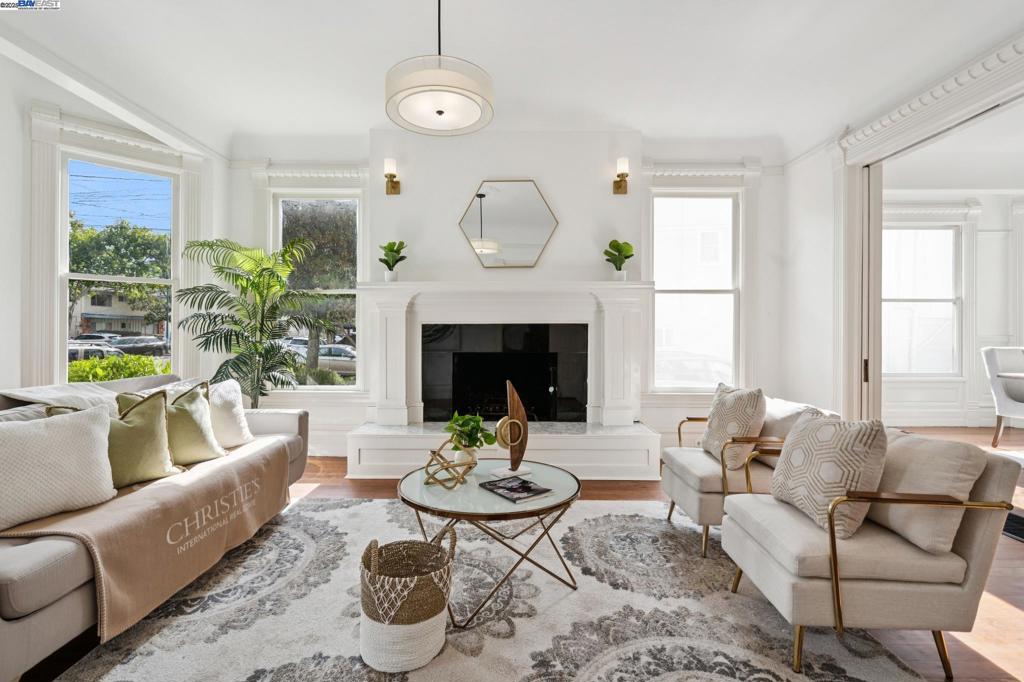 CENTRAL ALAMEDA - Residential Income