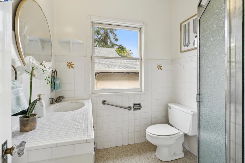 CENTRAL ALAMEDA - Residential Income
