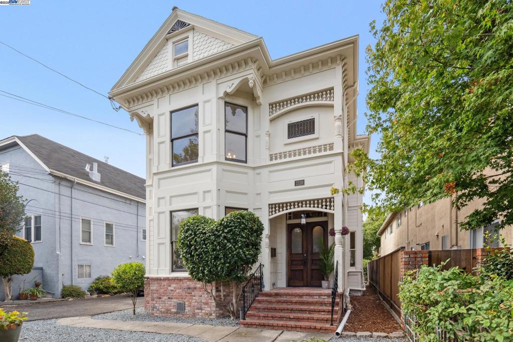 CENTRAL ALAMEDA - Residential Income