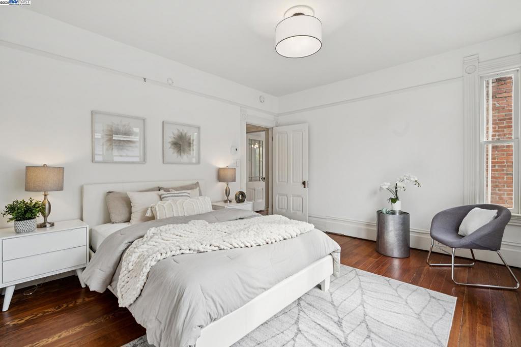 CENTRAL ALAMEDA - Residential Income