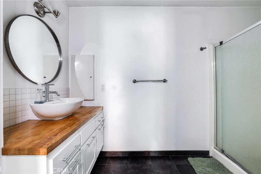 Villa Warner (VWAR) - Residential Lease