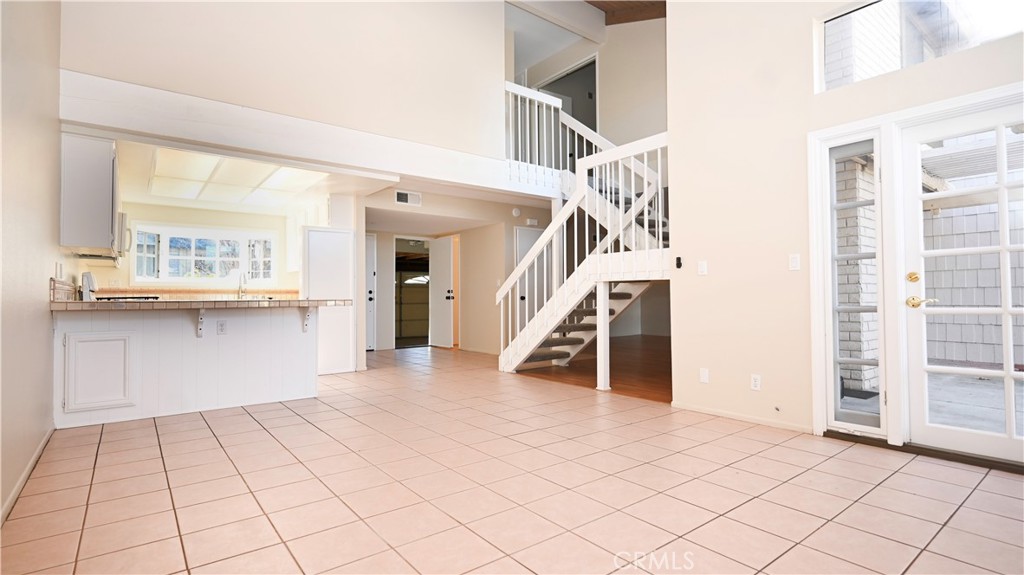 2624 N Tustin Avenue D (141)