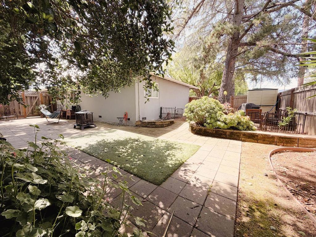 1105 Junipero Avenue