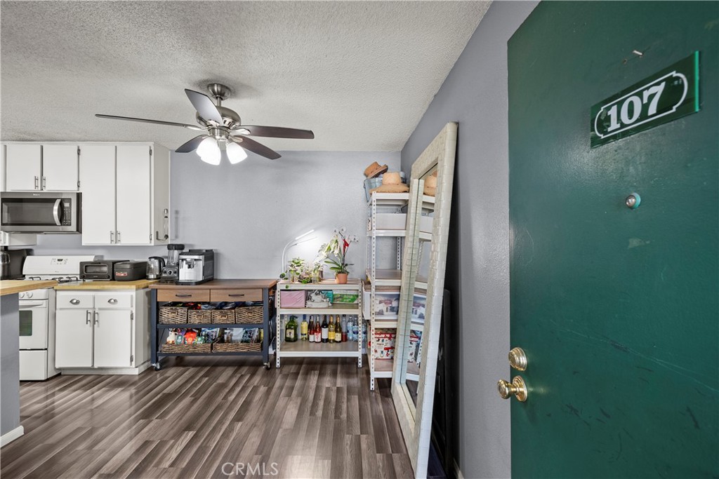15220 Ocaso Ave. H107