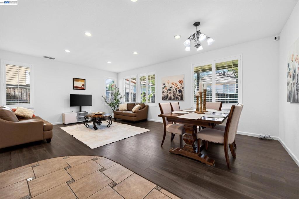 2661 Zepher Ct