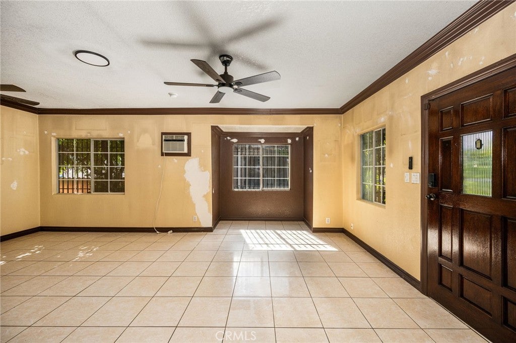 1330 E 33rd