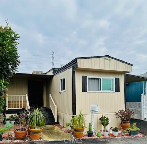 Photo of 17705 S Western Ave S #47, Gardena, CA 90248 (MLS # PW25230379) Photo of 17705 S Western Ave S #47, Gardena, CA 90248 (MLS # PW25230379)