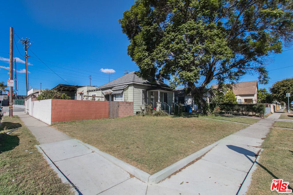 Photo of 6541 Regent Street, Huntington Park, CA 90255 (MLS # 25607869)