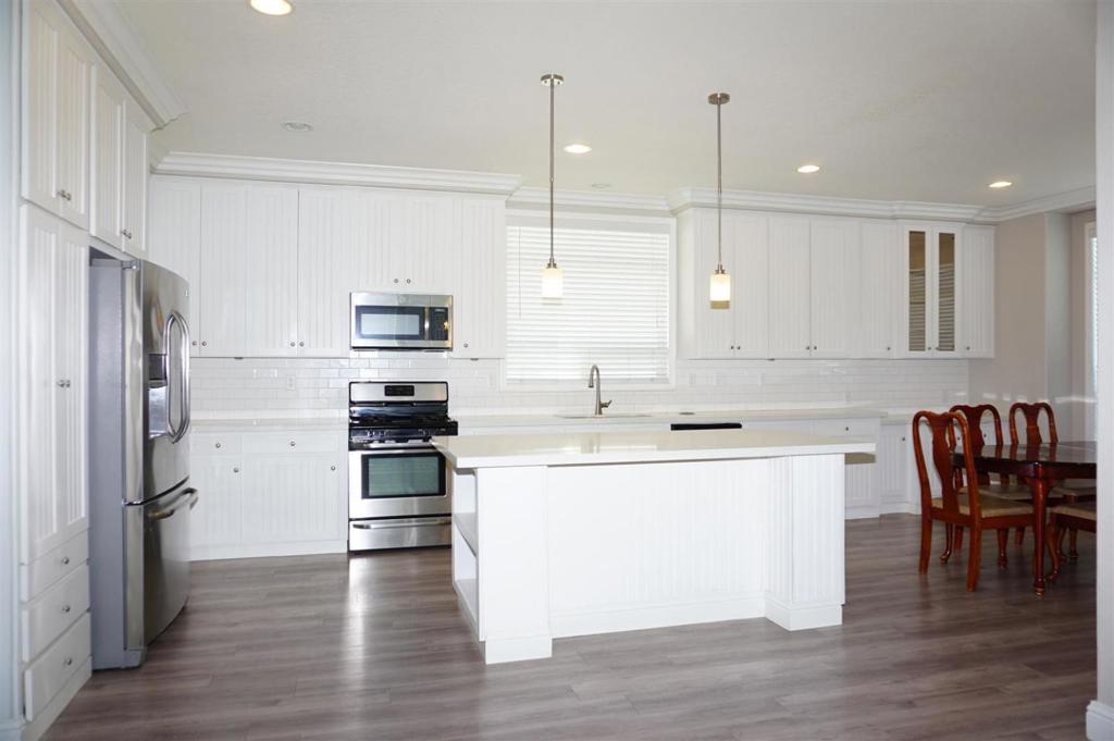 1225 Vienna Drive
