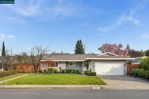Photo of 9695 9695 Ashby Way Way, San Ramon, CA 94583 (MLS # 41123119)