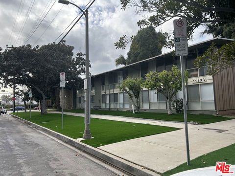 Photo of 11133 Rose Avenue #5, Los Angeles, CA 90034 (MLS # 25609139)