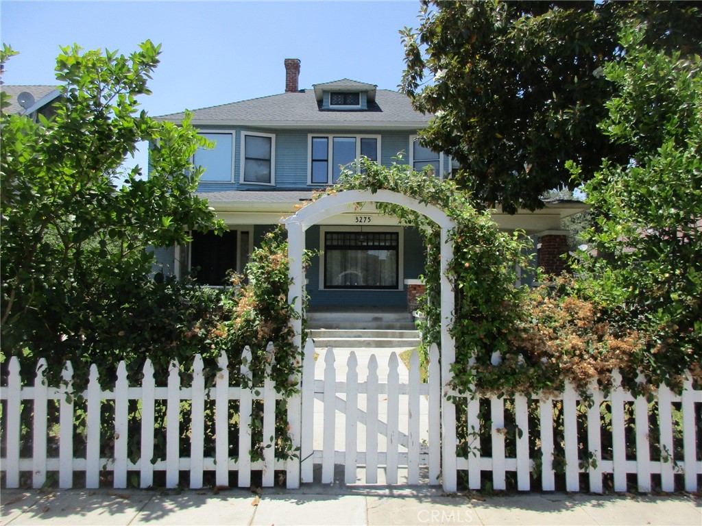 RIVERSIDE, NEAR DOWNTOWN IN HERITAGE SQUARE, LARGE 2 STORY, 4 BDR, 2 1/2 BATH, DINING ROOM, PANTRY, STOVE, D/W, REFRIGERATOR, MICROWAVE, WASHER/DRYER, BATH MINI-FRIDGE, BUILT IN FLAT SCREEN TV W/SPEAKERS, C/A, GAS FIREPLACE, HARDWOOD FLOORS, CEILING FANS, BUILT IN CABINETS, HEATED BATH TILE, LARGE PORCH, BACKYARD W/FRUIT TREES, SPRINKLERS W/TIMER, GARDENER INCLUDED, LARGE STORAGE SPACE IN ATTIC AND CELLAR, CENTRAL VACUUM SYSTEM, WATER FILTRATION SYSTEM, ALARM SYSTEM, 2 CAR GARAGE W/OPENER, OFF STREET PARKING IN FRONT OF GARAGE, PETS OK, 2568 SF, YR BLT 1904, (MICROWAVE, WASHER, DRYER, REFRIGERATORS MAY BE USED BUT ARE NOT INCLUDED IN LEASE)