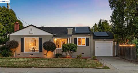 Photo of 2107 Lessley Ave Ave, Castro Valley, CA 94546 (MLS # 41140346)