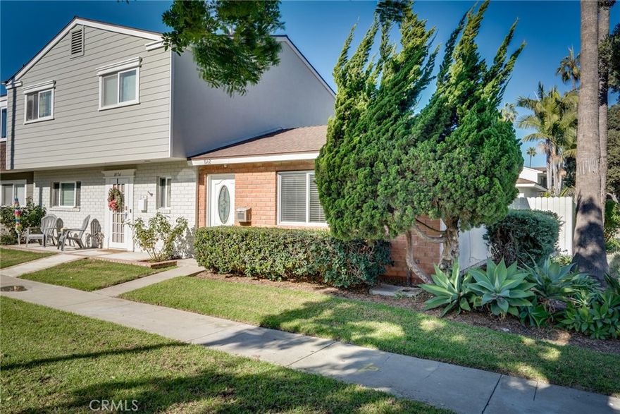 Exceptional location near beaches and downtown Huntington Beach. This unit is well laid out with a dining room, inside laundry, walk in closet, XL fenced patio and an attached 2 car garage! This end unit only shares 1 wall with neighbors and has a nice greenbelt in front. Nicely updated inside. Pets allowed with restrictions and deposit. APPLY NOW: https://apply.link/FGi0GTo