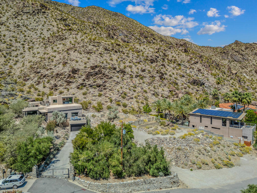 1821 Crestview Drive